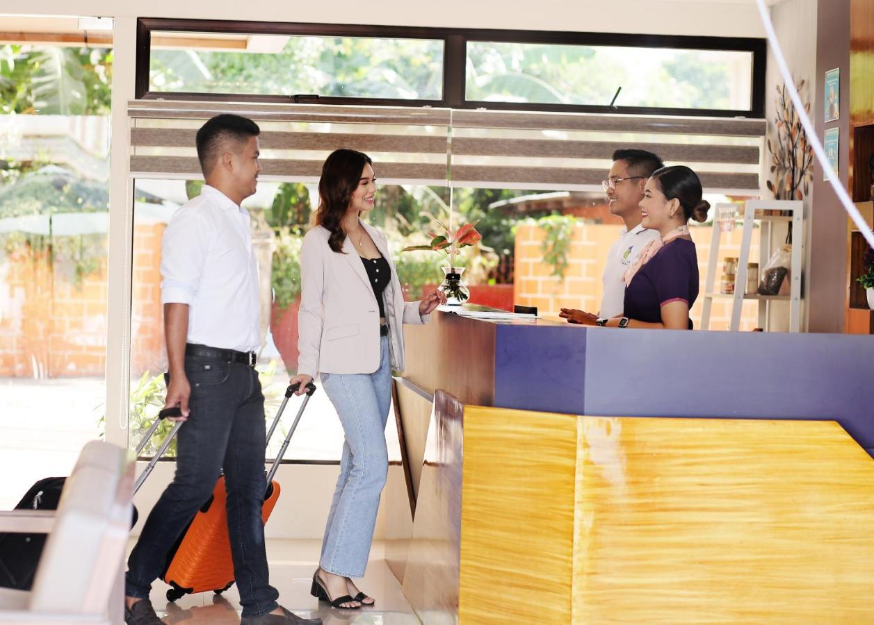 Aerostop Hotel & Restaurant Plaridel  Dış mekan fotoğraf