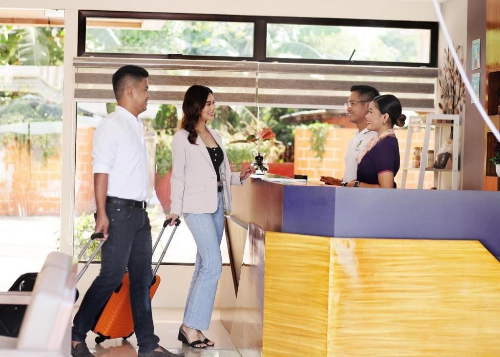 Aerostop Hotel & Restaurant Plaridel  Dış mekan fotoğraf